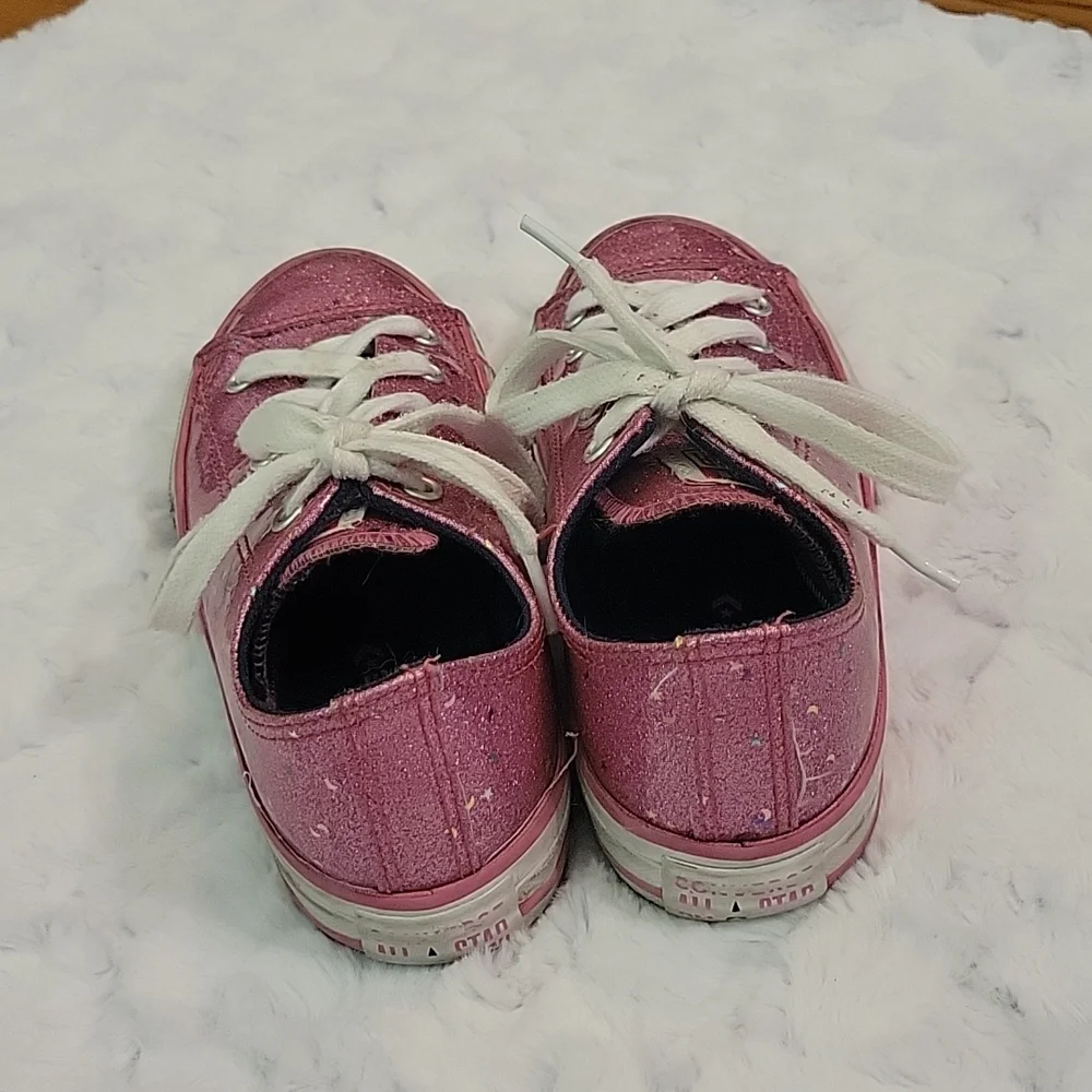 Converse Low Top Sneakers, Pink Sparkley, Girls Size 3, Great Condition!
